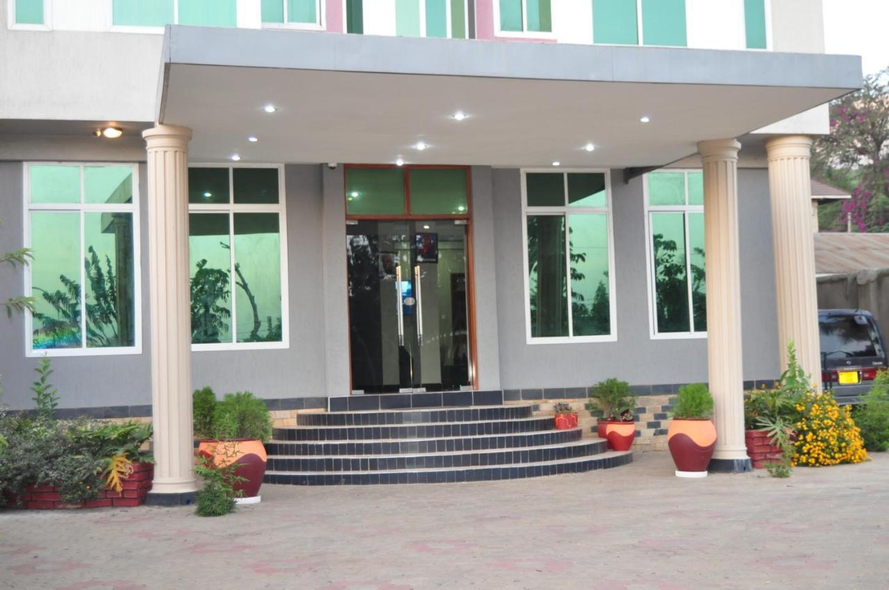 Elanacha Hotel Arusha Esterno foto
